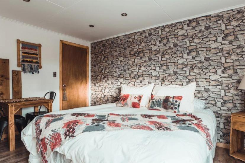Hostal Lago Condor Пуерто Наталес Екстериор снимка