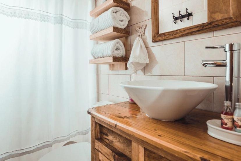 Hostal Lago Condor Пуерто Наталес Екстериор снимка